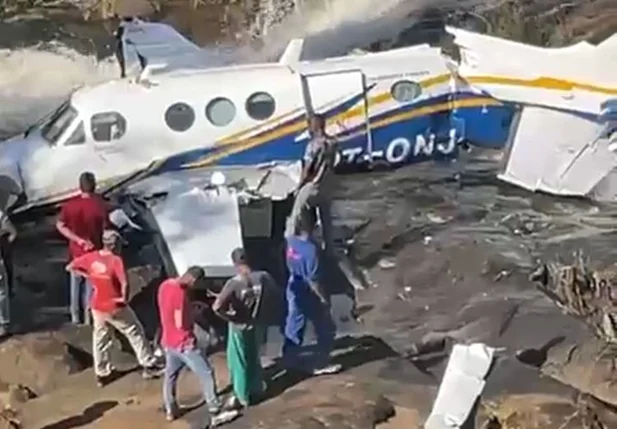Destroços do avião em que Marília Mendonça estava a bordo