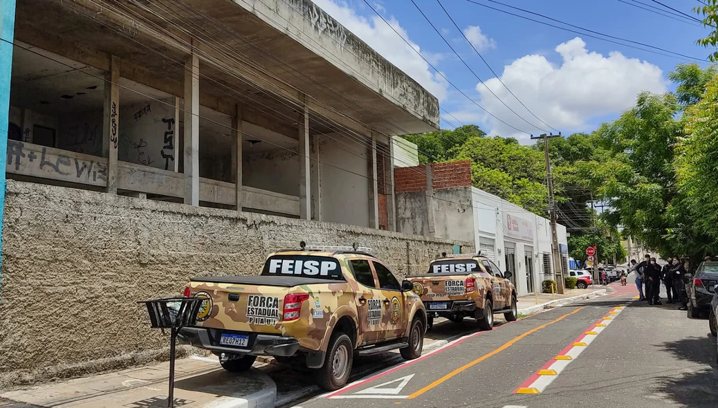 Detentos realizam limpeza de prédio onde irá funcionar a base da FEISP