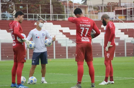 Equipe do Bahia se prepara no Antônio Accioly.