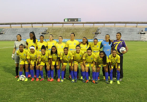 Equipe do Tiradentes que disputou o Campeonato Brasileiro Feminino em 2015