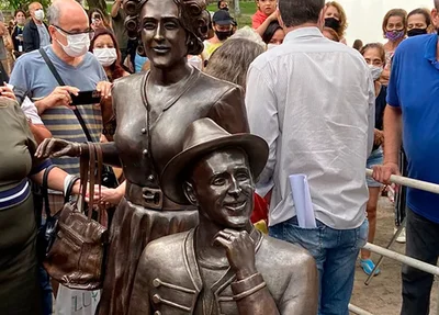 Estátuas de Paulo Gustavo inauguradas nesta segunda-feira (22) em Niterói