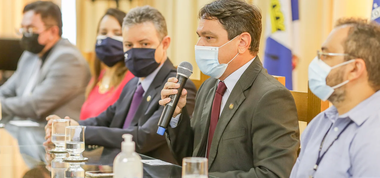 Eudimar durante seu pronunciamento