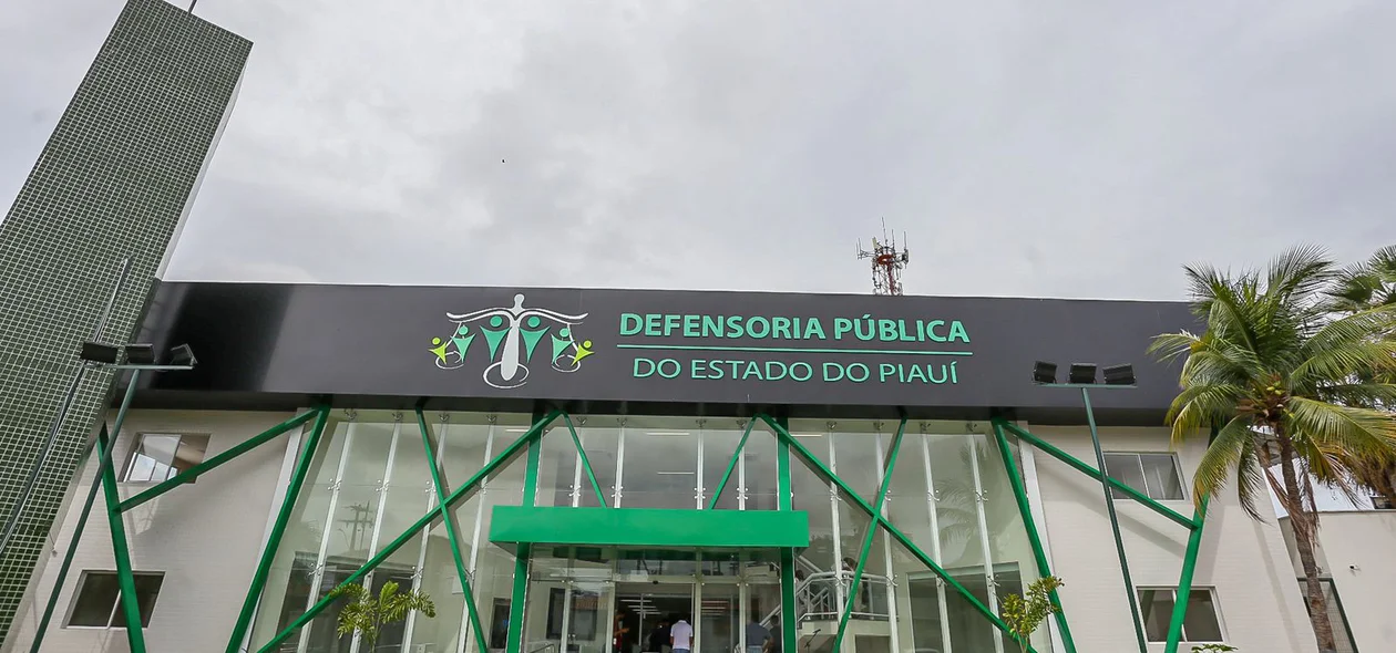 Fachada do prédio da DPE reformado