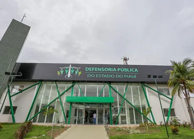 Fachada do prédio da DPE reformado