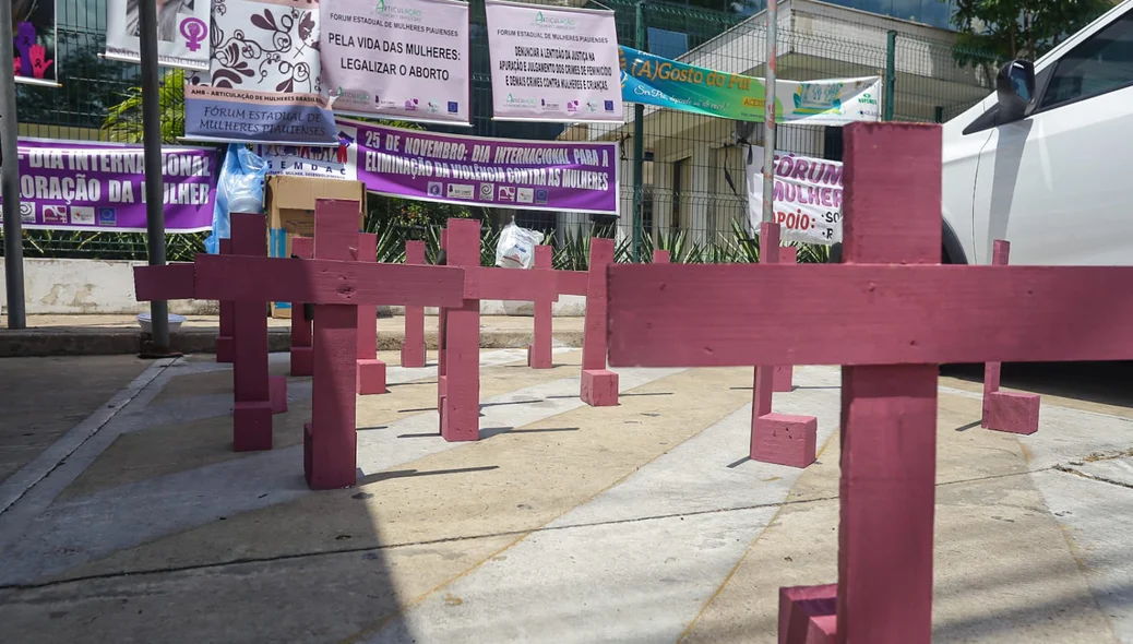Familiares e amigos fizeram protesto na frente ao Tribunal de Justiça