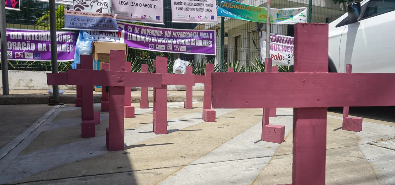 Familiares e amigos fizeram protesto na frente ao Tribunal de Justiça