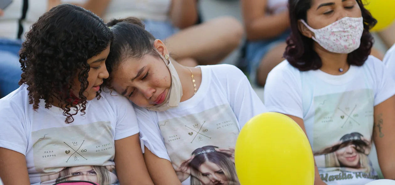 Fãs emocionadas