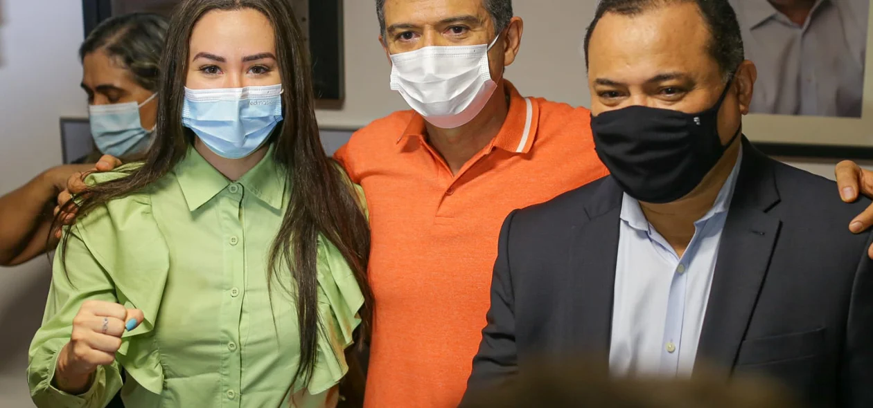 Fernanda Gomes, Caio Bucar e Evaldo Gomes
