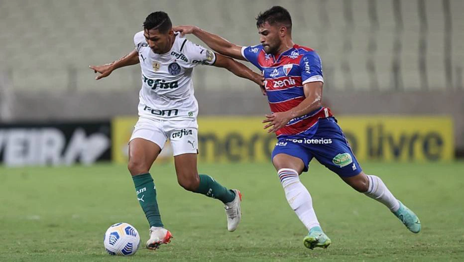 Fortaleza e Palmeiras mediram forças neste sábado na Arena Castelão