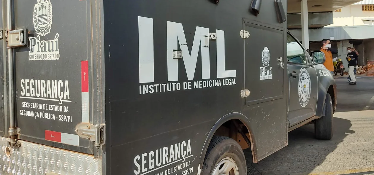 Instituto de Medicina Legal chegou ao local para remover o corpo