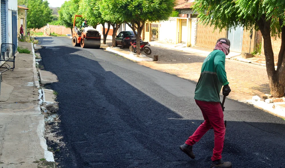 Joaquim Pires recebe novo asfalto