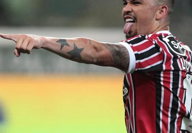 Luciano, autor do segundo gol da vitória tricolor no clássico Choque-Rei.