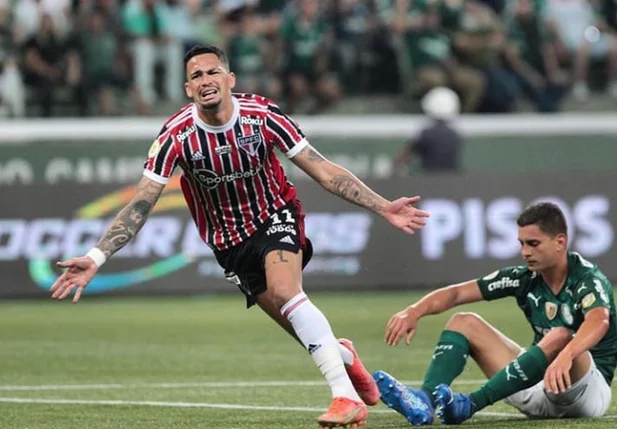 Luciano marca e São Paulo vence o Palmeiras por 2 a 0.