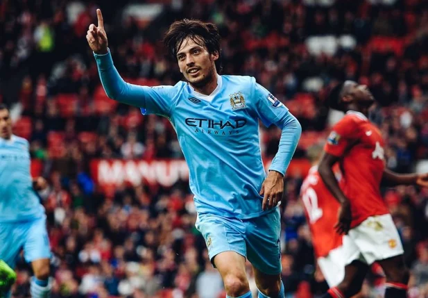 Manchester City tem vitória por 2 a 0 contra o Manchester United em Old Trafford.