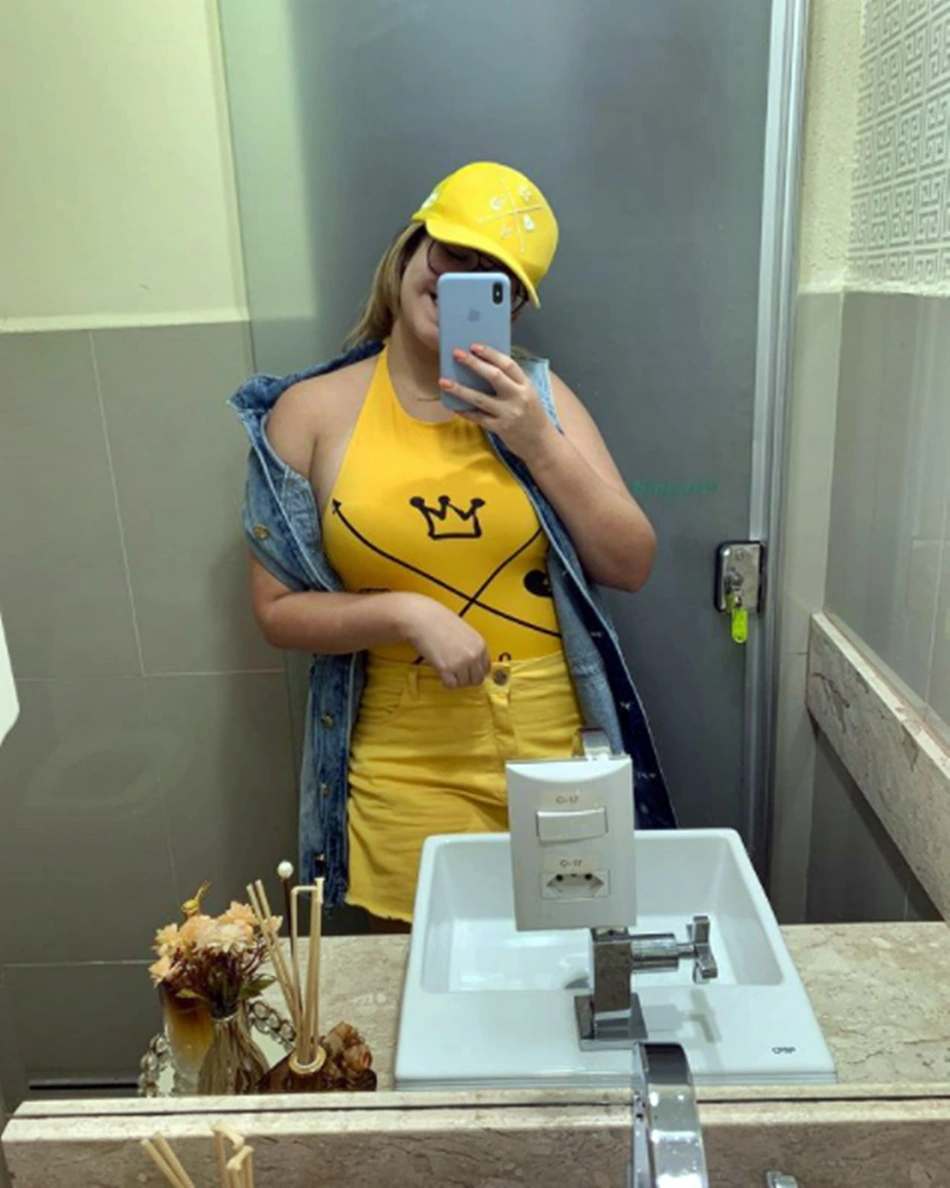 Marília Mendonça se preparando para o projeto todos os cantos