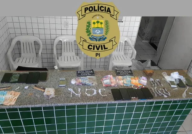 Material apreendido pela Polícia Civil na Operação Tóxicos