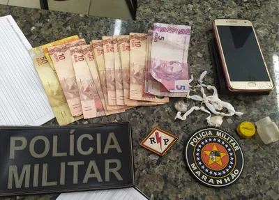 Material apreendido pelos policiais do 11º BPM no bairro Sete Estrelas