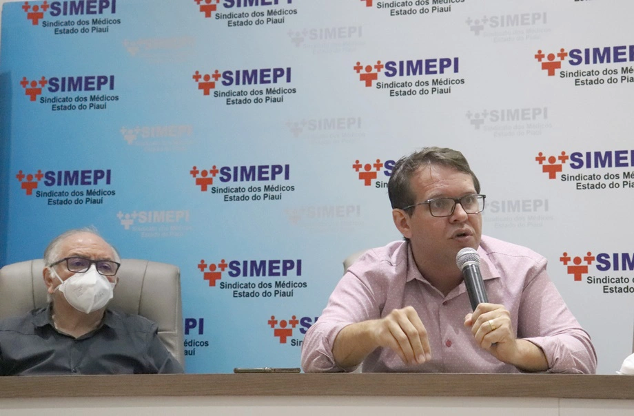 Médicos realizam paralisação de advertência