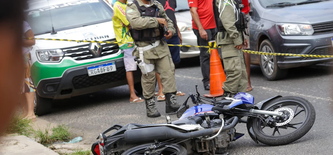 Moto de Anderson no local onde ocorreu o acidente