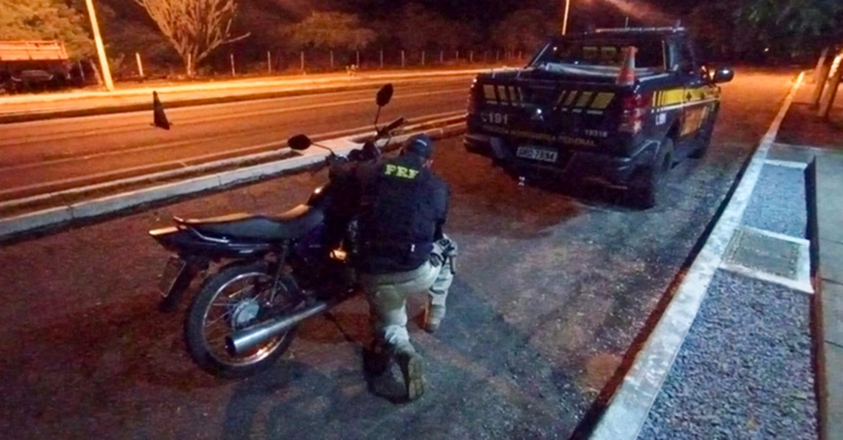Motocicleta apreendida pela PRF em Vila Nova do Piauí