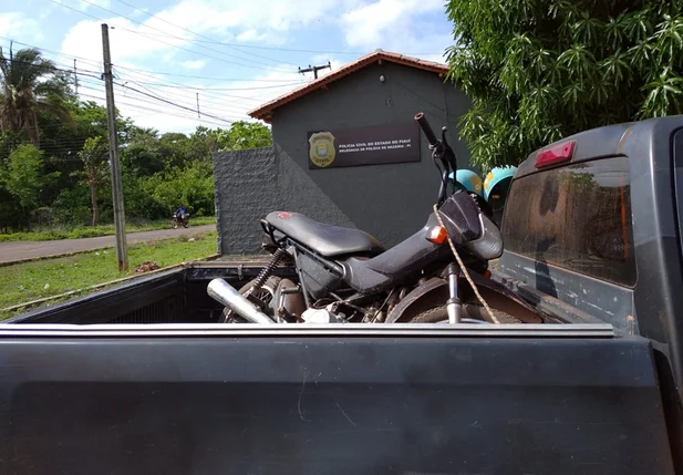 Motocicleta recuperada pela Polícia Civil