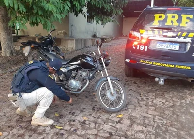 Motocicleta recuperada pela PRF