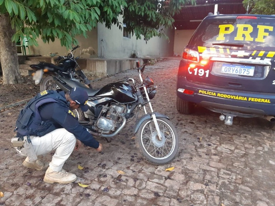 Motocicleta recuperada pela PRF