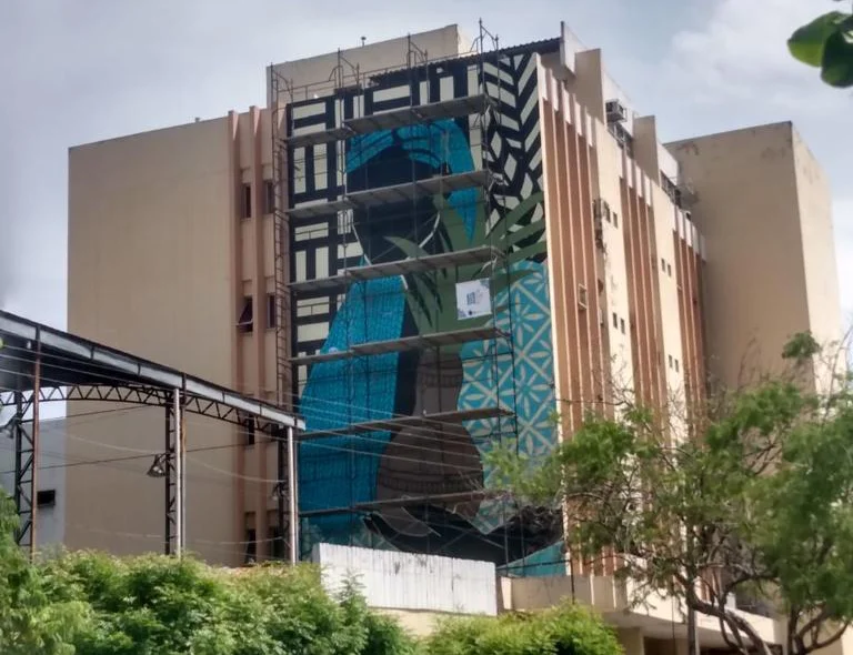 Mural de 17 metros, de Luna Bastos, na Agência de Desenvolvimento Habitacional do Estado do Piauí