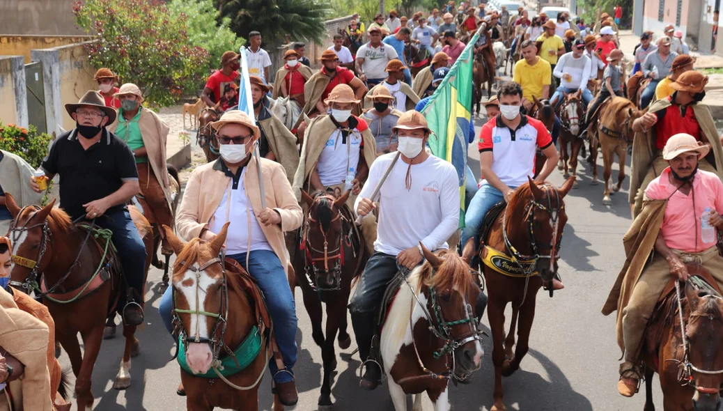 Os vaqueiros percorreram as ruas da cidade