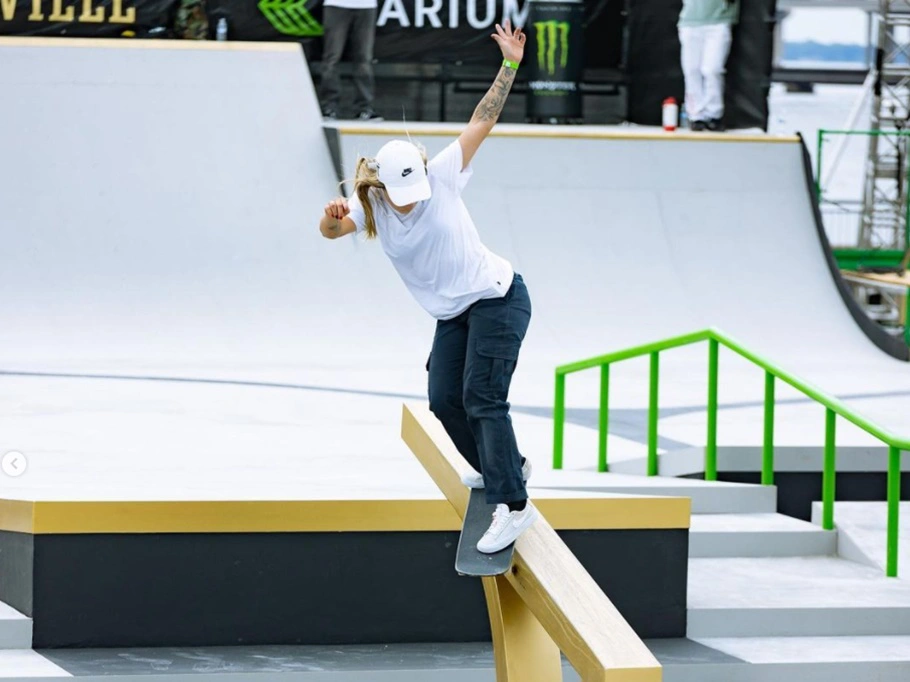 Pâmela Rosa conquista bi mundial de skate street