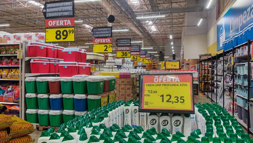 Promoções da Black Friday em uma loja de Teresina