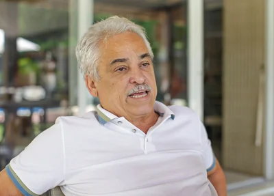 Robert Rios, Secretário