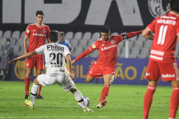 Santos e Internacional pelo Campeonato Brasileiro.