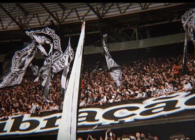 Torcida do Vozão na Arena Castelão, em Fortaleza.