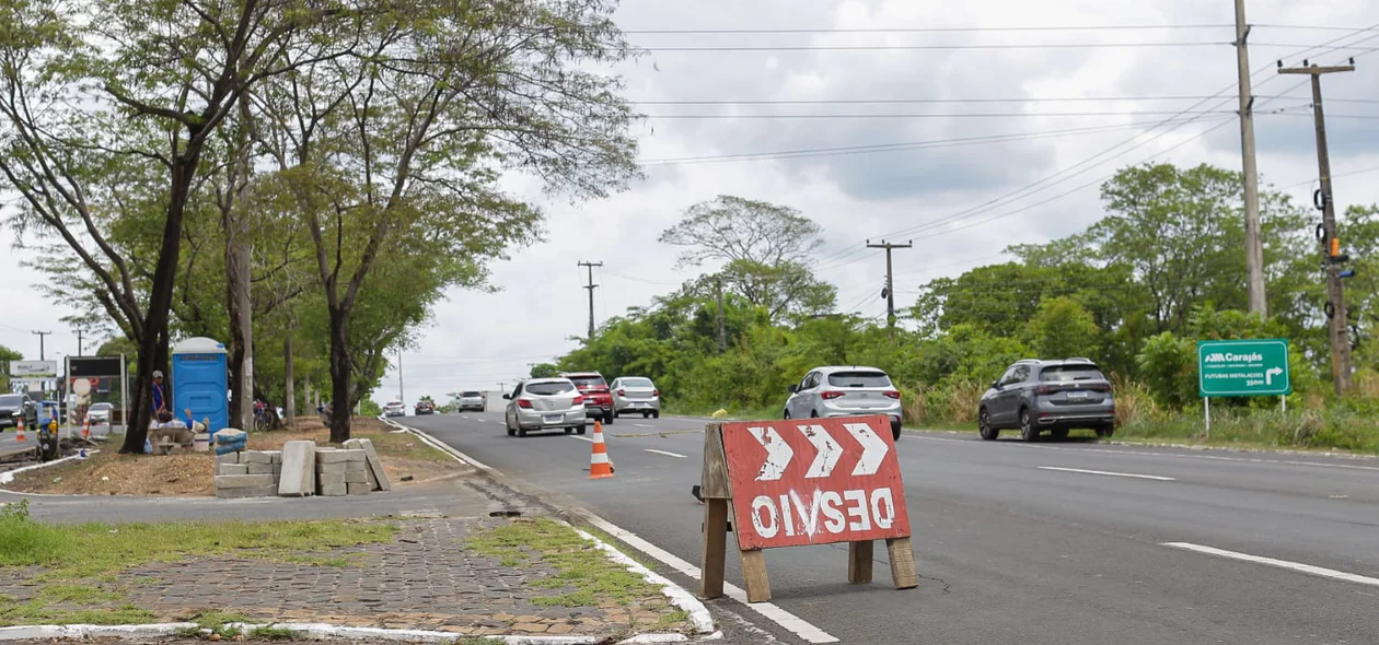 Trecho em obras na Avenida João XXIII