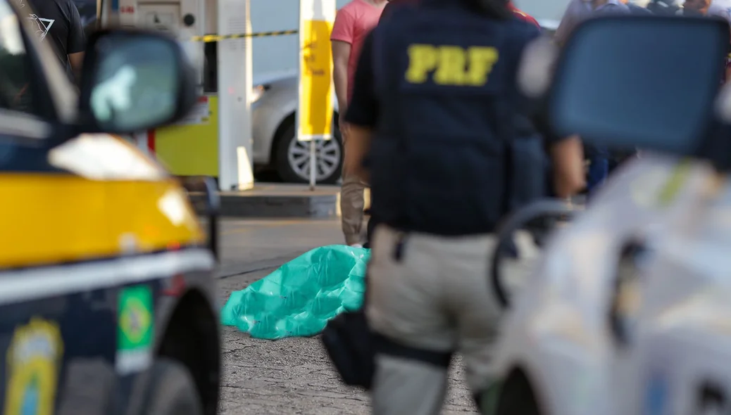 Vítima foi assassinada sem chances de defesa em posto de combustíveis