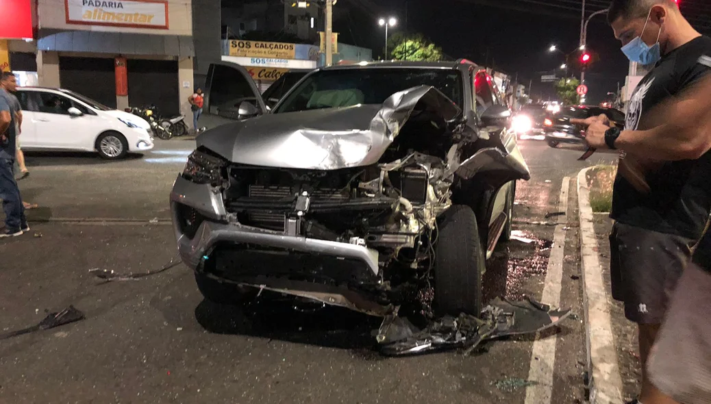 A Hilux do advogado Marcus Nogueira ficou completamente destruída