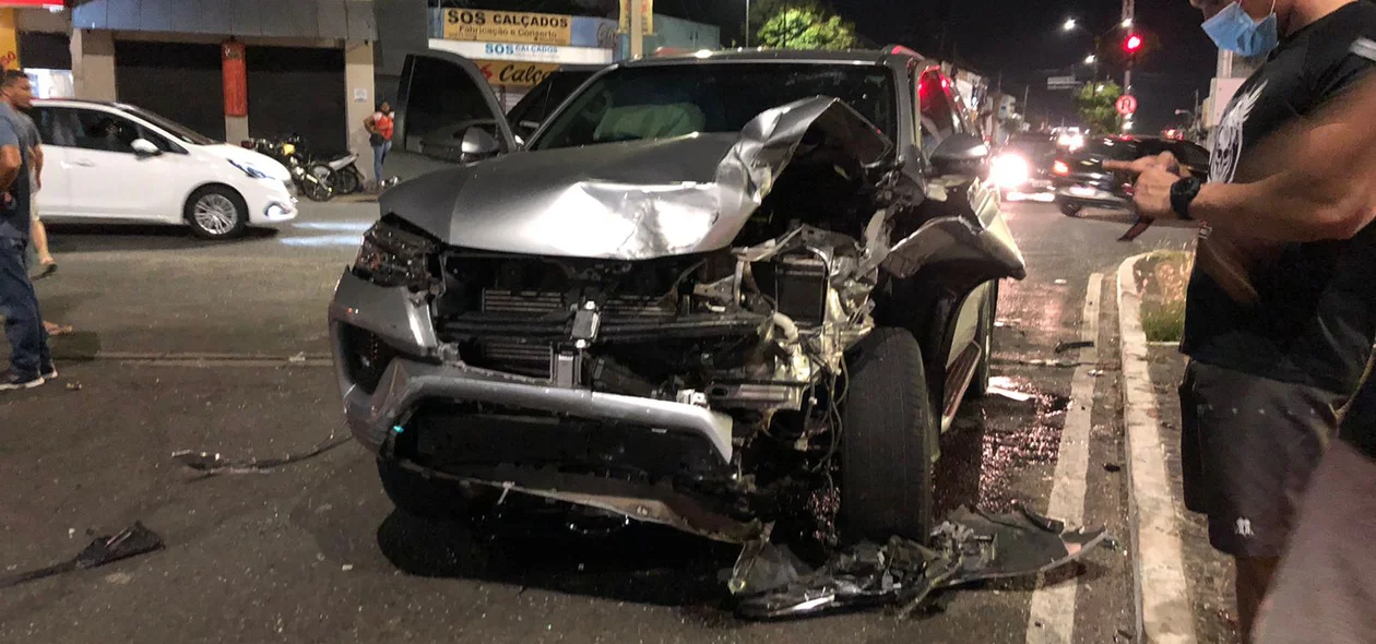 A Hilux do advogado Marcus Nogueira ficou completamente destruída