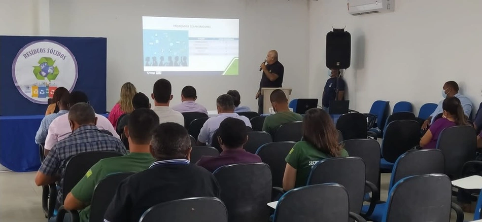 A reunião contou com a presença de 20 gestores