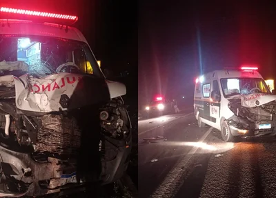 Acidente entre moto e ambulância