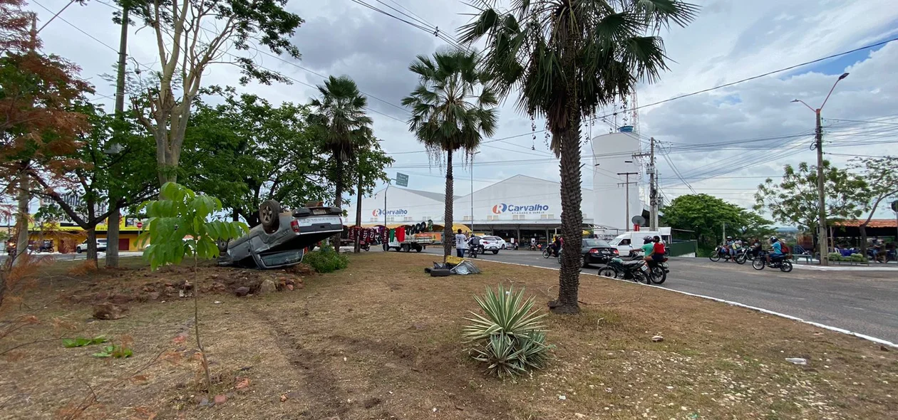 Acidente envolvendo um veículo S10