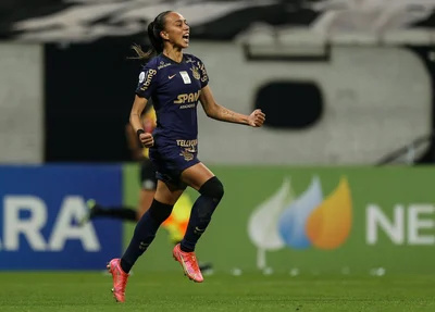 Adriana, atacante do Corinthians.