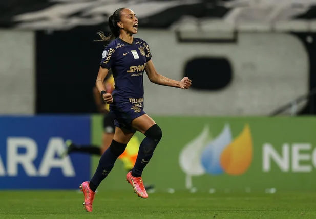Adriana, atacante do Corinthians.