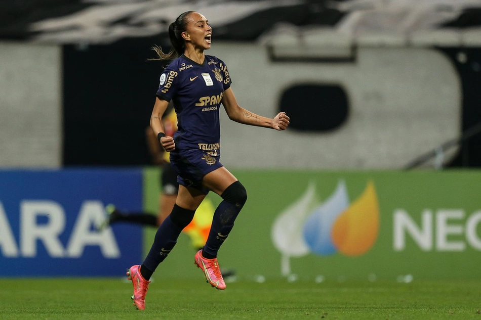 Adriana, atacante do Corinthians.