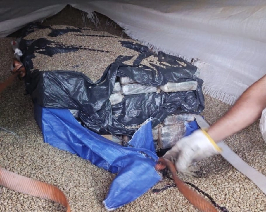 Alfândega de Santos 561kg de cocaína em carga de café 8