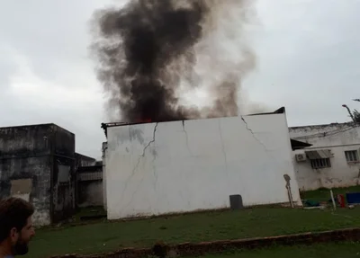 Almoxarifado foi completamente destruído