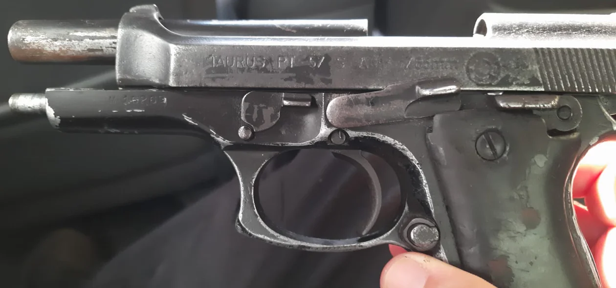 Arma apreendida na operação
