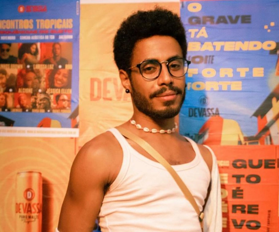 Ator Ícaro Silva