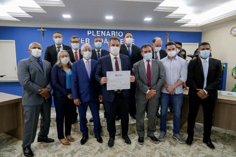 Autoridades na solenidade