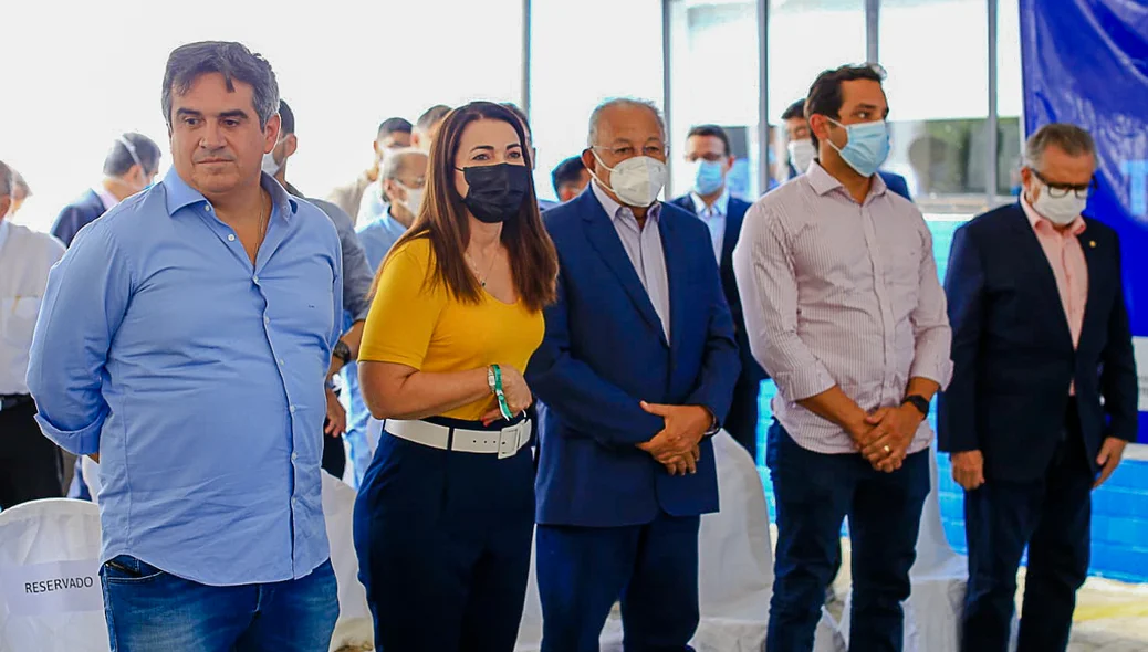 Autoridades no evento